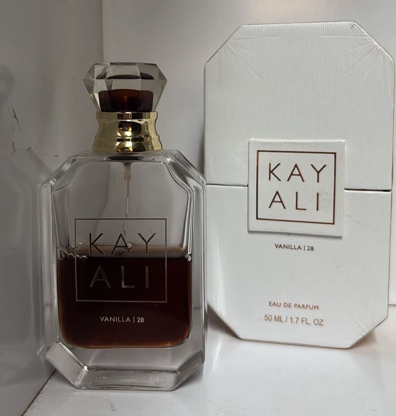 10 ml sample of Kayali Vanilla EDP