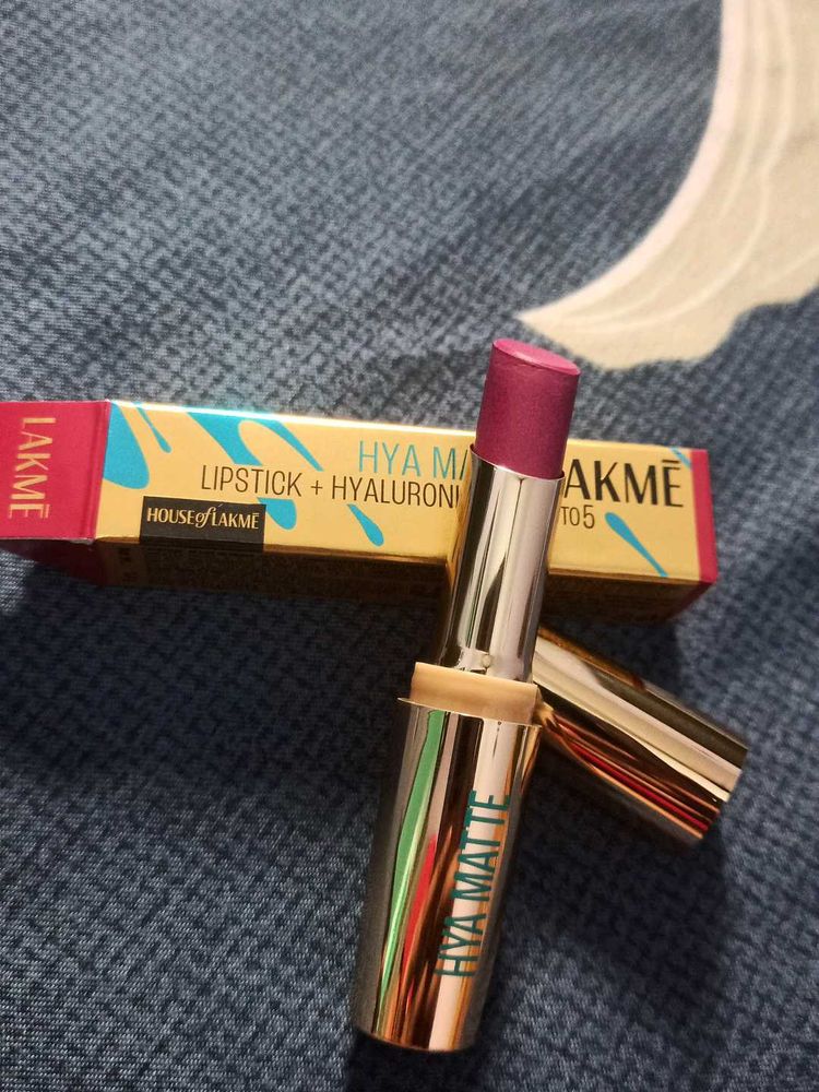 Lakme 9 to 5 hya matte lipstick
