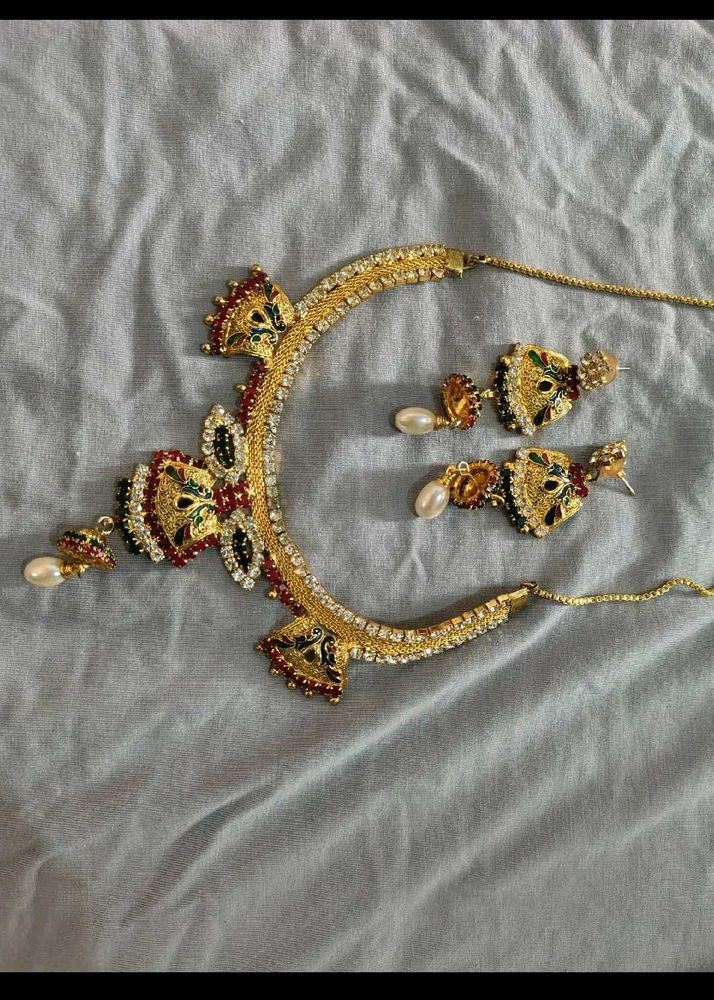 Stunning Kundan Necklace and Earring Set