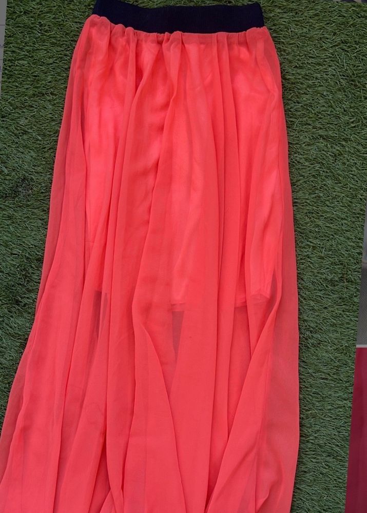 Women’s Pink Skirt. Fits Both XS And S And Is Strechable