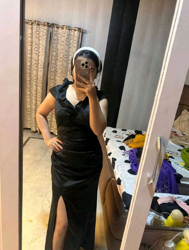 Elegant Black Evening Dress 🖤🐦‍⬛