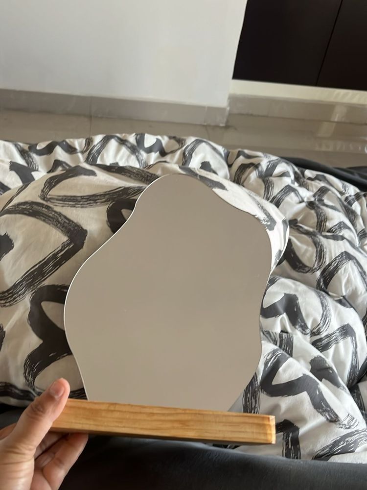 Pintresty Mirror