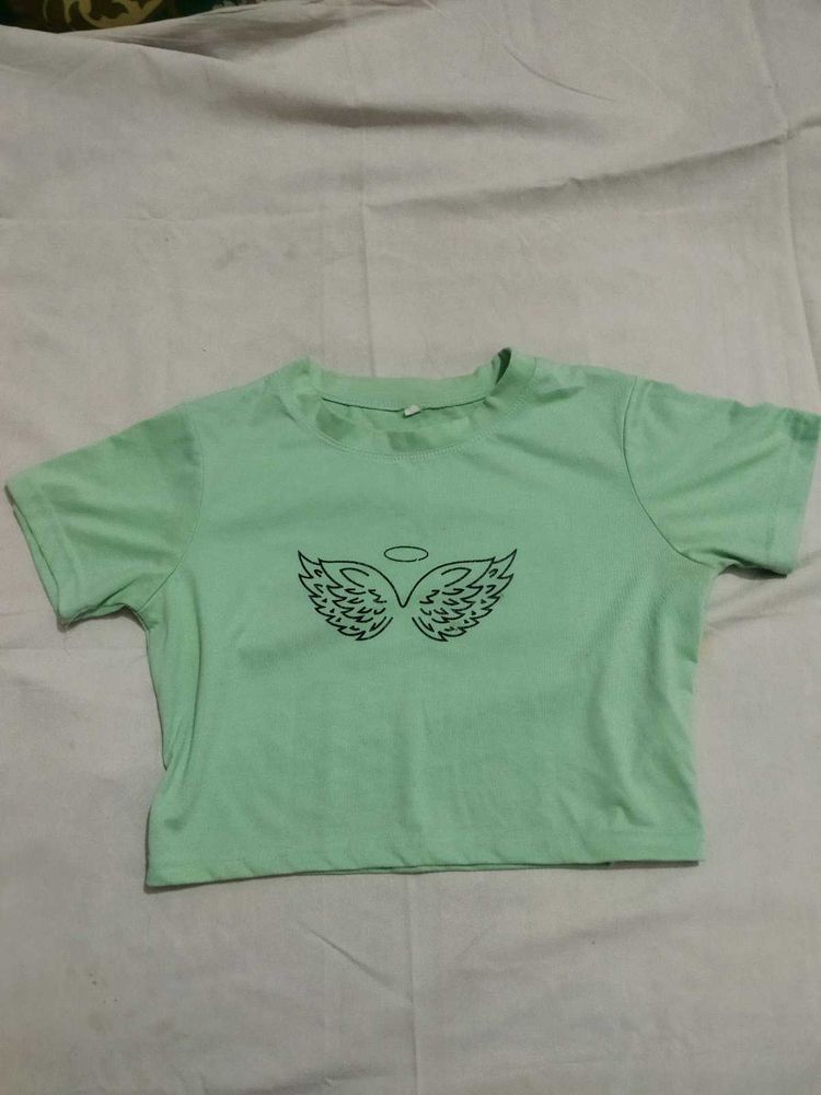 Angel Wings Graphic Cropped T-Shirt