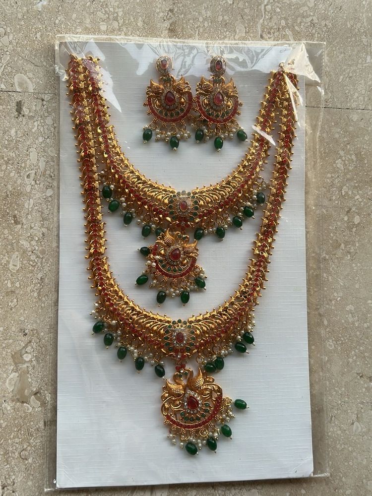 Elegant Kundan Necklace &amp; Earring Set