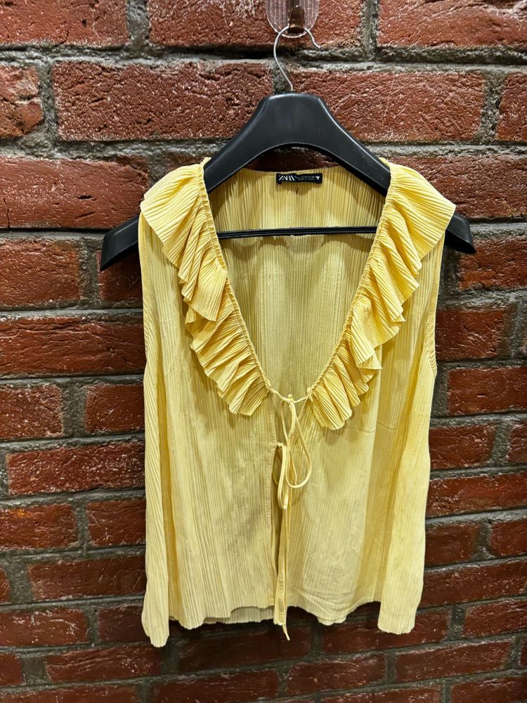 Ruffled Sleeveless Yellow Top