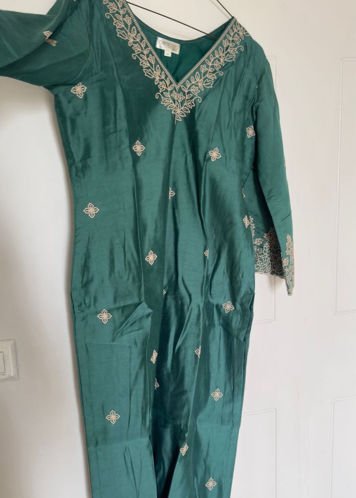 Elegant Green Embroidered Kurta Set