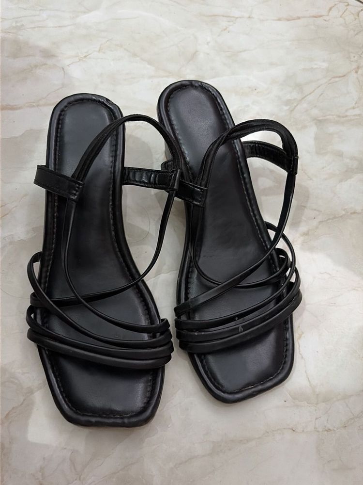 Stylish Black Strappy Sandals