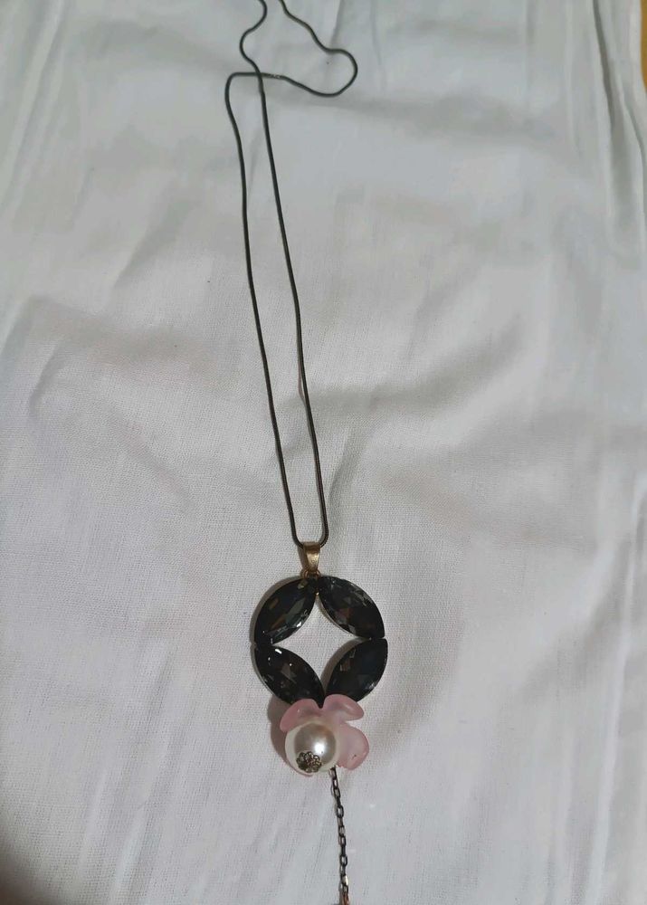Elegant Geometric Pendant Necklace