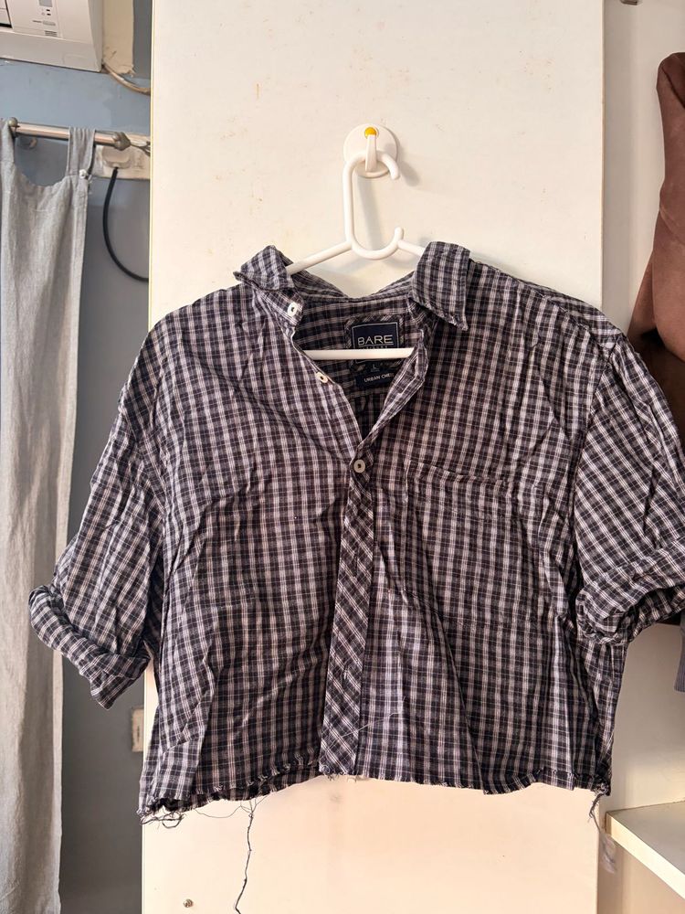 Chic Plaid Cropped Button-Up Shirt