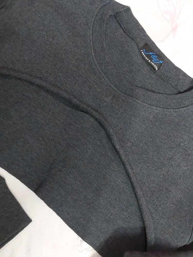 Dark Grey Cropped Pullover
