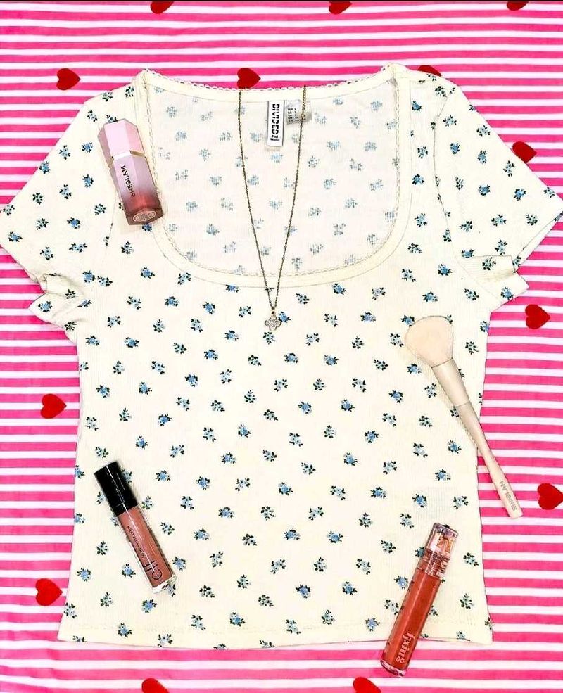 H&amp;M Picot Sqaure Neck Top - "S"