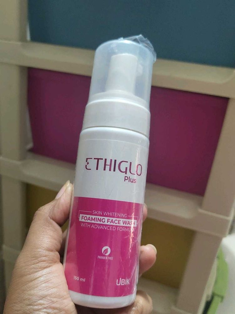 Ethiglo Plus Foaming Face Wash