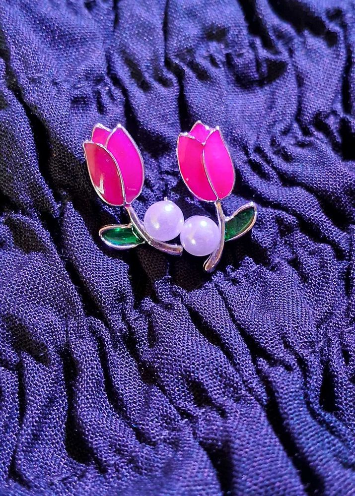 Tulip &amp; Pearl earrings