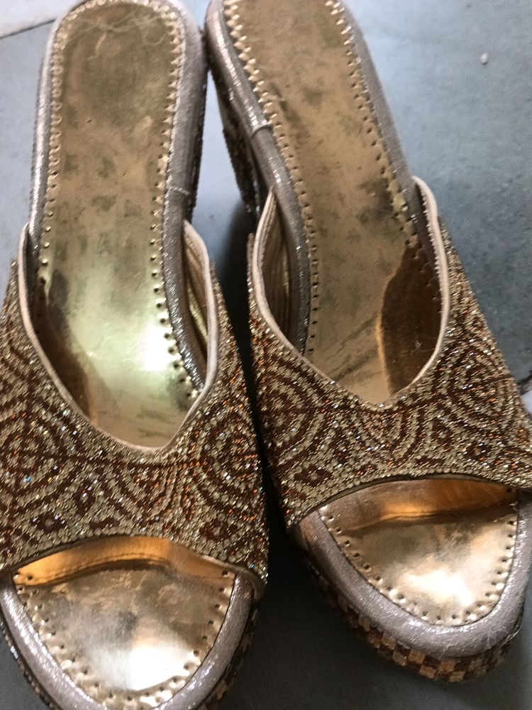 Women Golden Colour Footwear