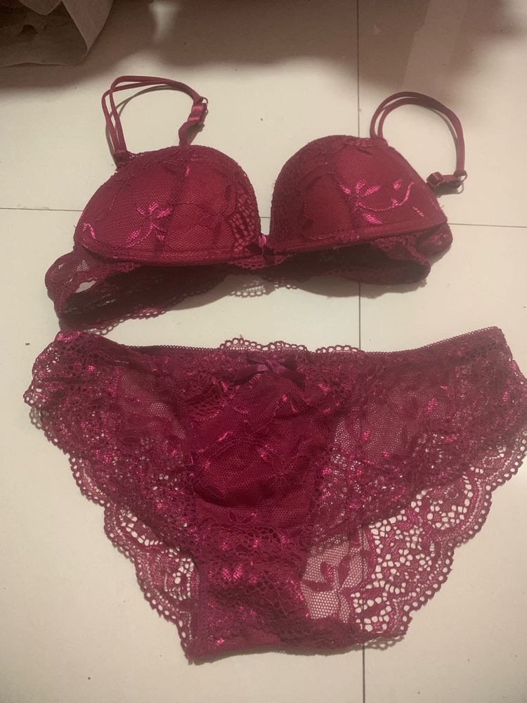 Lace Bra and Panty Set