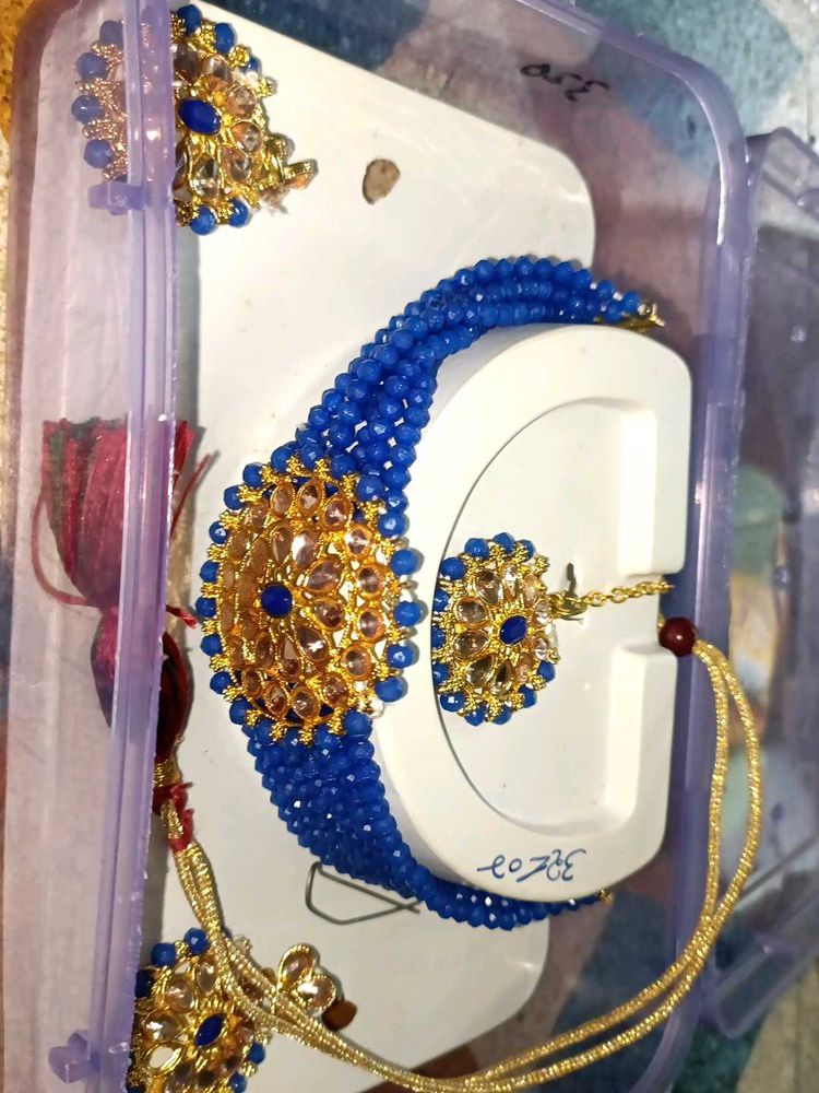 Blue Beaded Jewellery Set with Gold Accents