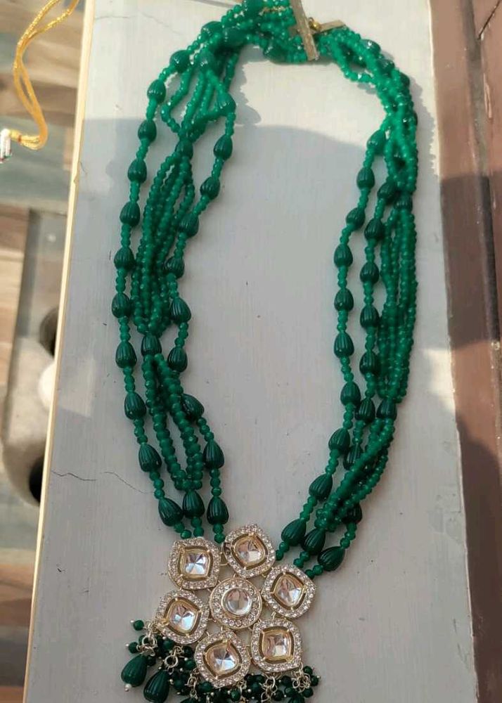 Stunning Emerald Beaded Necklace Set