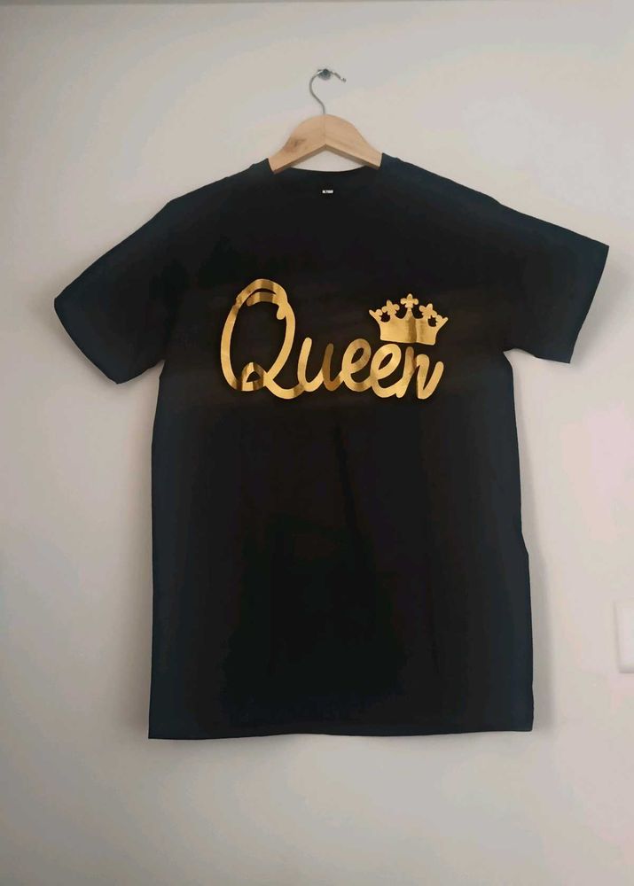 Queen Graphic Tee