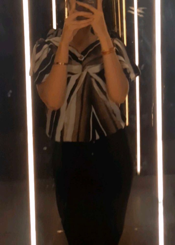 Chic Striped V-Neck Top
