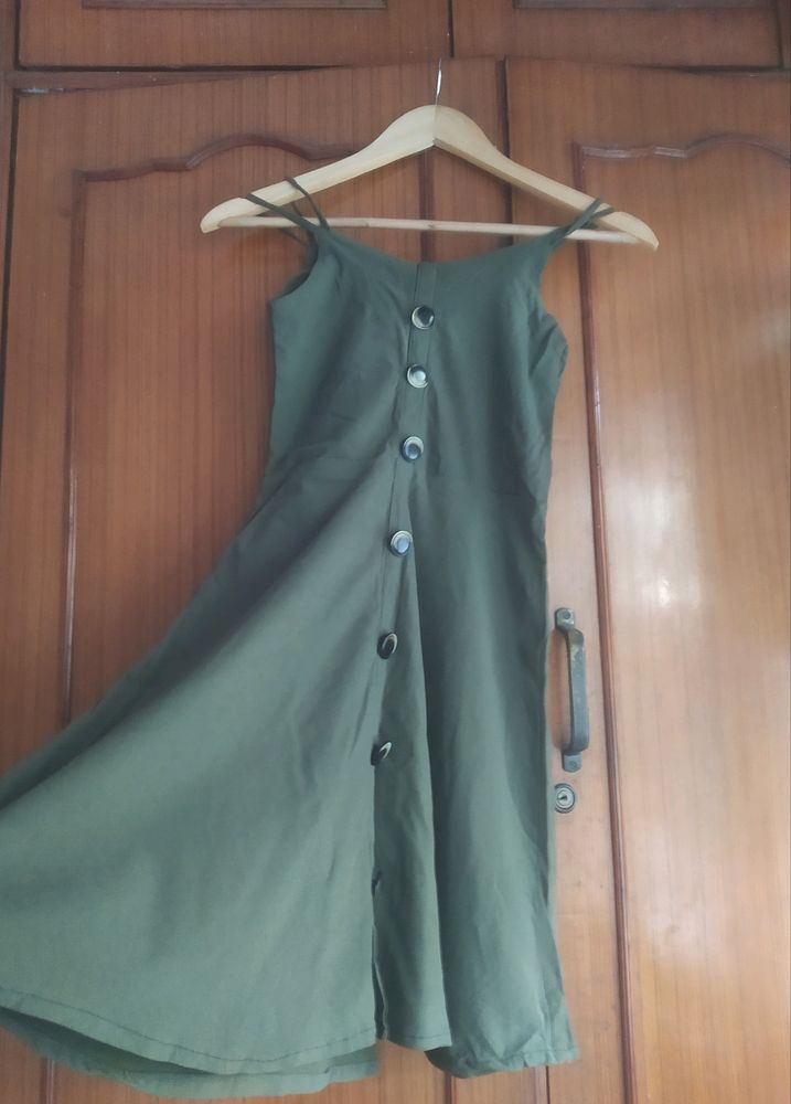 Olive Strappy Short Dress 👗