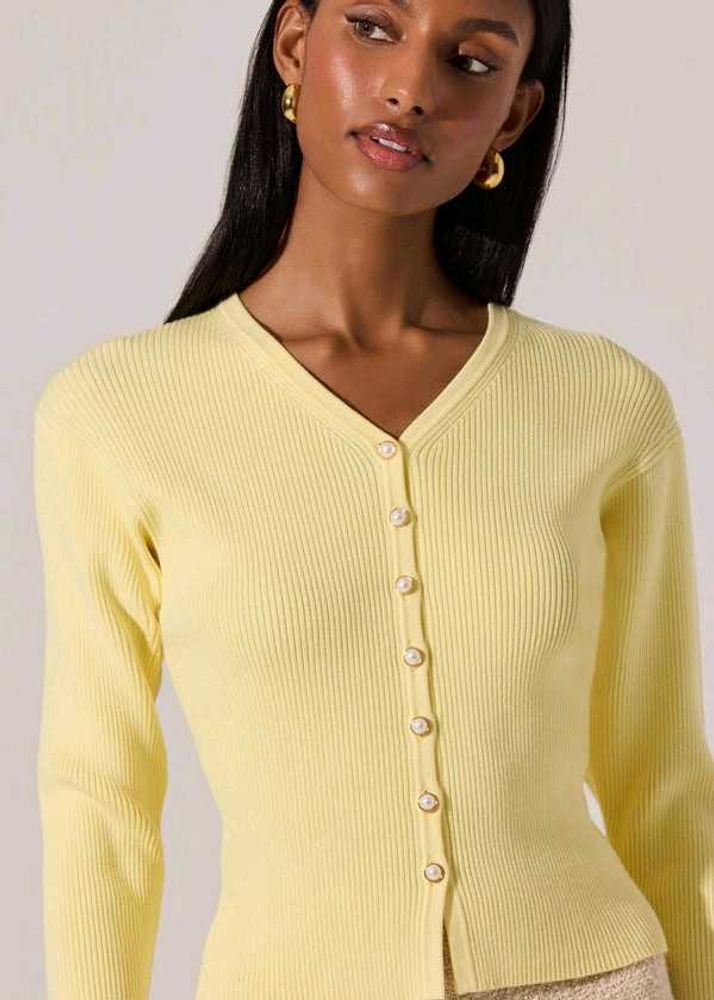 Yellow Ribbed Button-Up Cardigan🐥