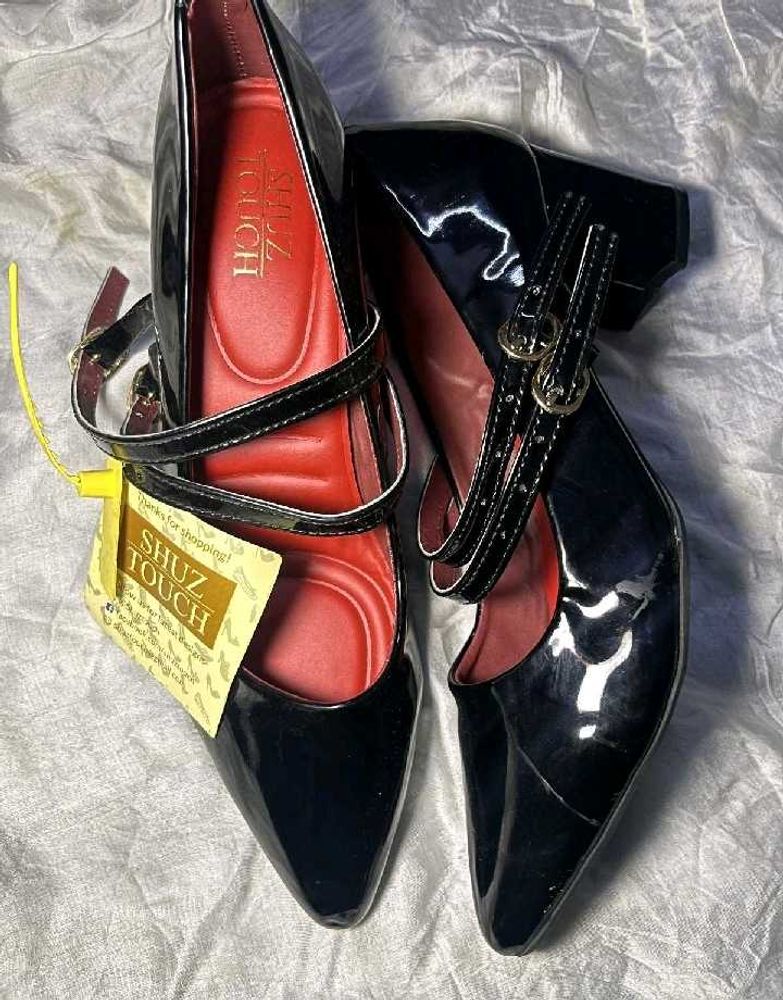 Shiny Black Pointed Toe Heels