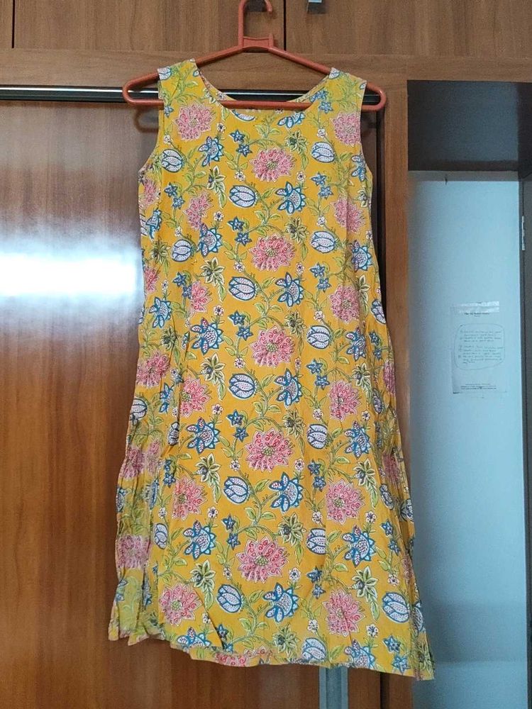 Yellow Floral Print Sleeveless Kurta