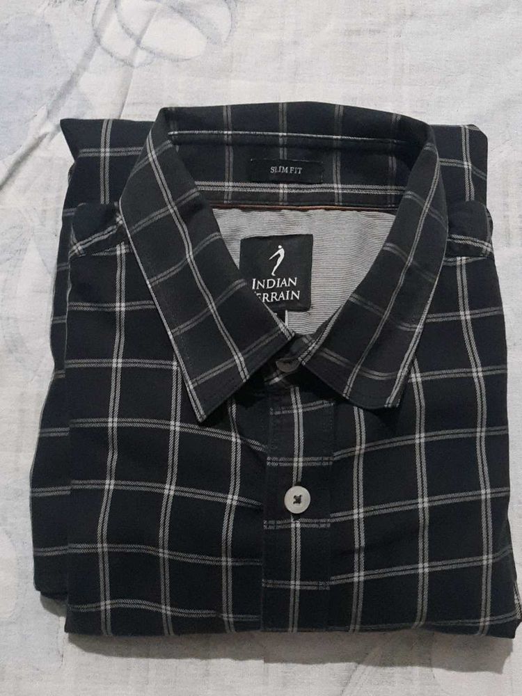 Men's Slim Fit Checked Shirt