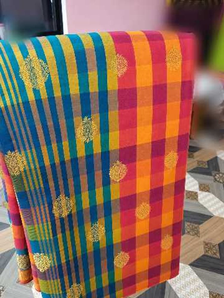 Vibrant Checked Saree with Gold Motifs