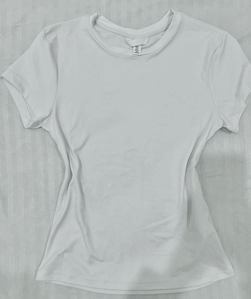 H&amp;M Microfiber Fitted Tee 2 packs (new)