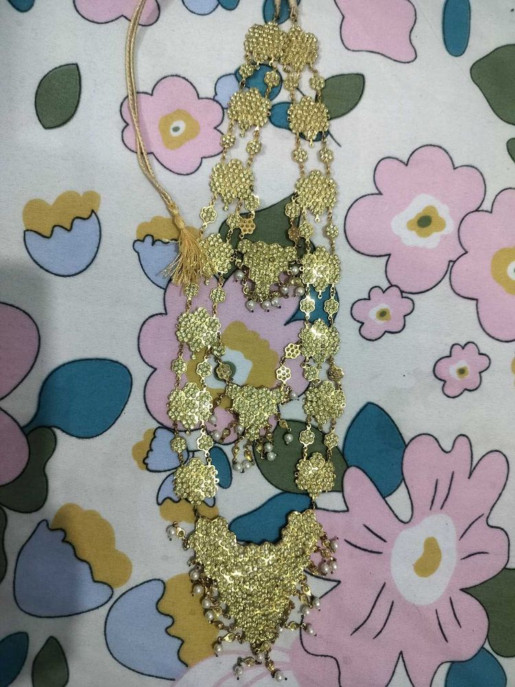 Exquisite Gold Necklace Set