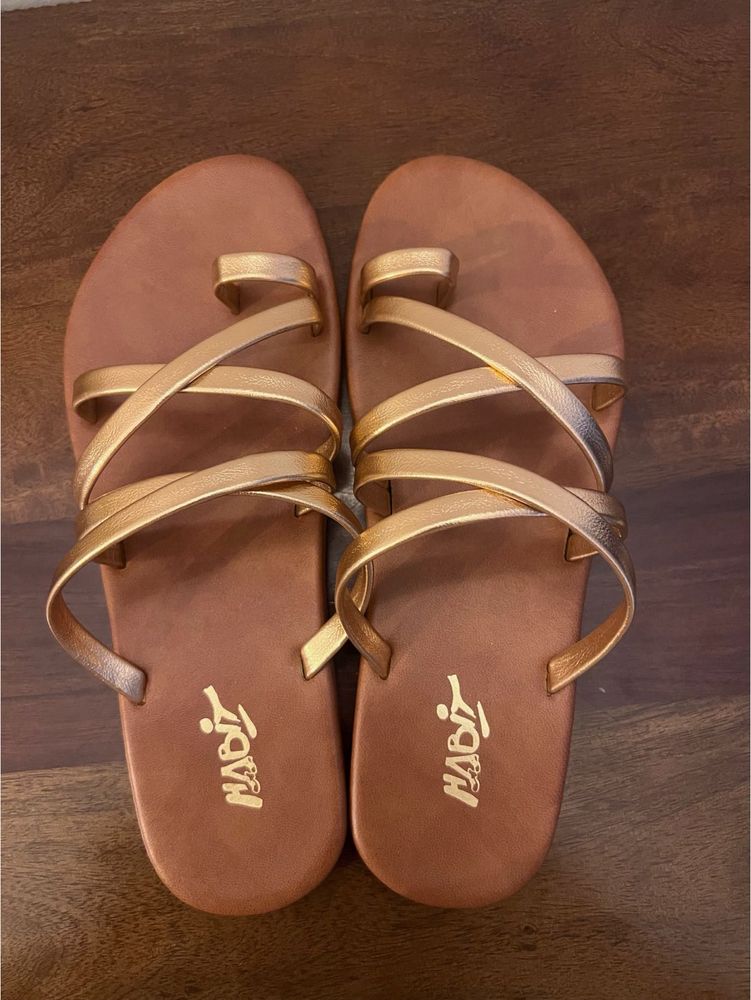 Stylish Gold Toe Ring Sandals