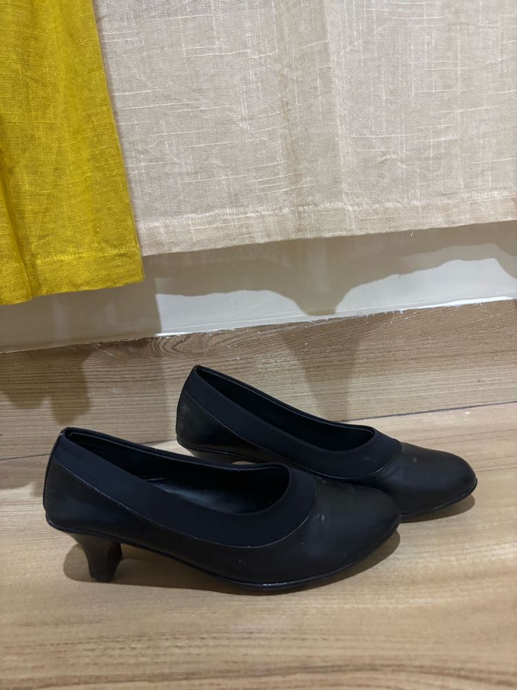 Classic Black Low Heel Pumps