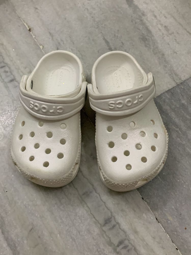 crocs