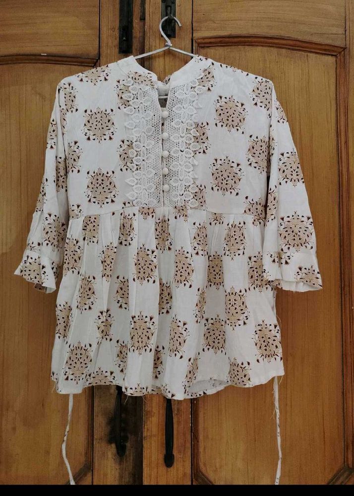 Chic Printed Kurta with Lace Detail