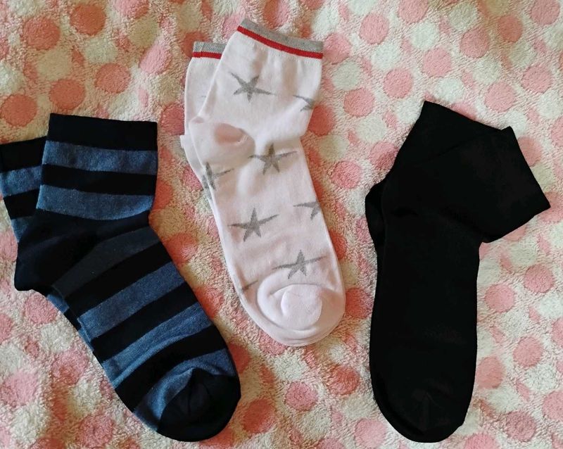🧦3 Pairs of Socks