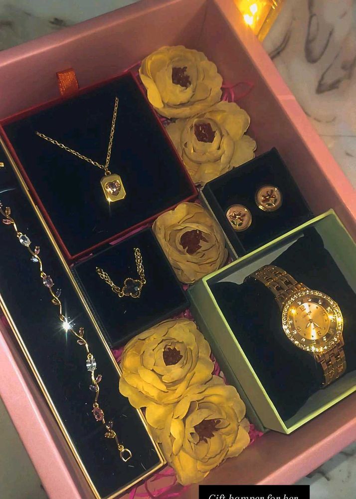 Elegant Gold-Tone Jewelry Set