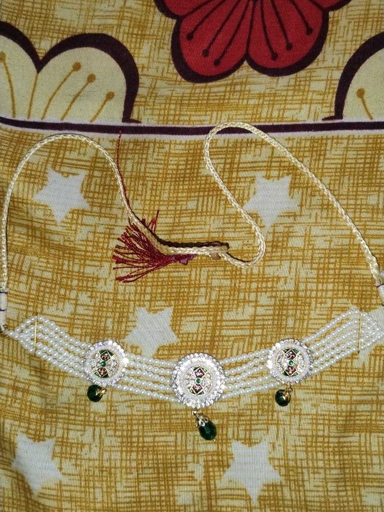 Pearl &amp; Green Stone Choker
