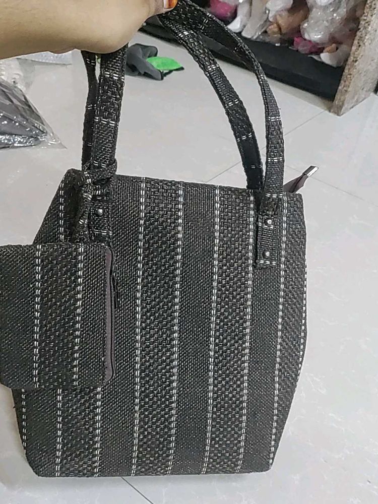 Chic Striped Tote Bag with Pouch
