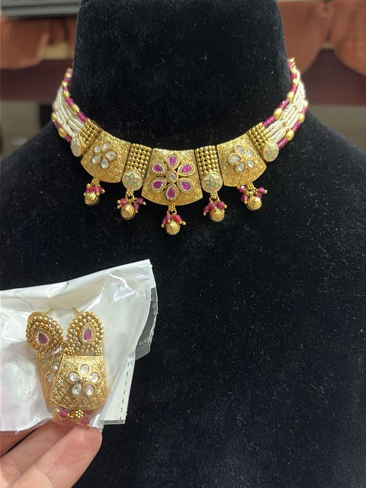 Exquisite Gold Choker Necklace &amp; Earrings Set