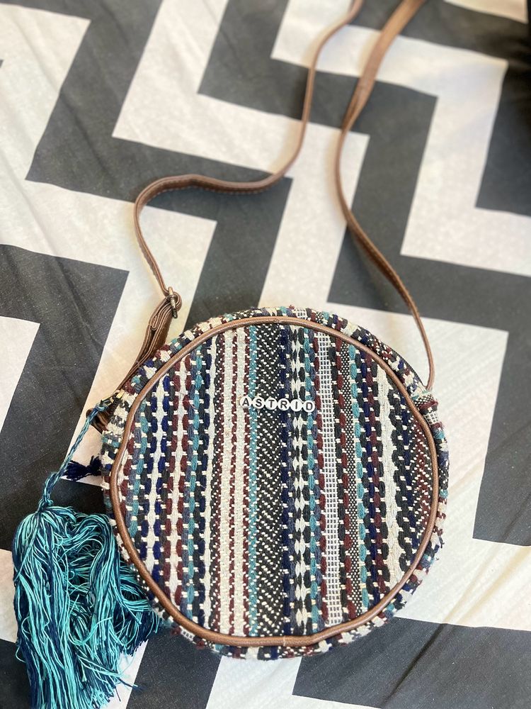 Astrid Sling Bag