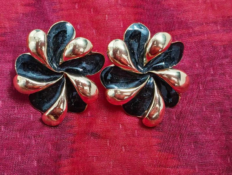 Vintage Black &amp; Gold Floral Earrings