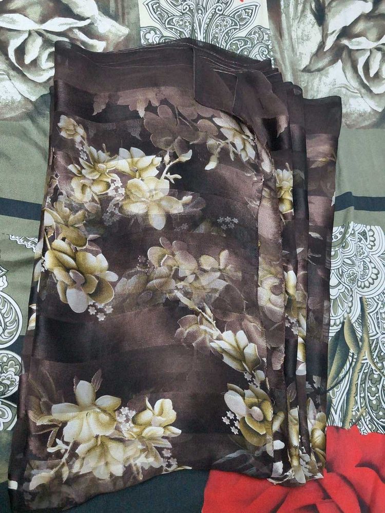 Elegant Floral Print Saree