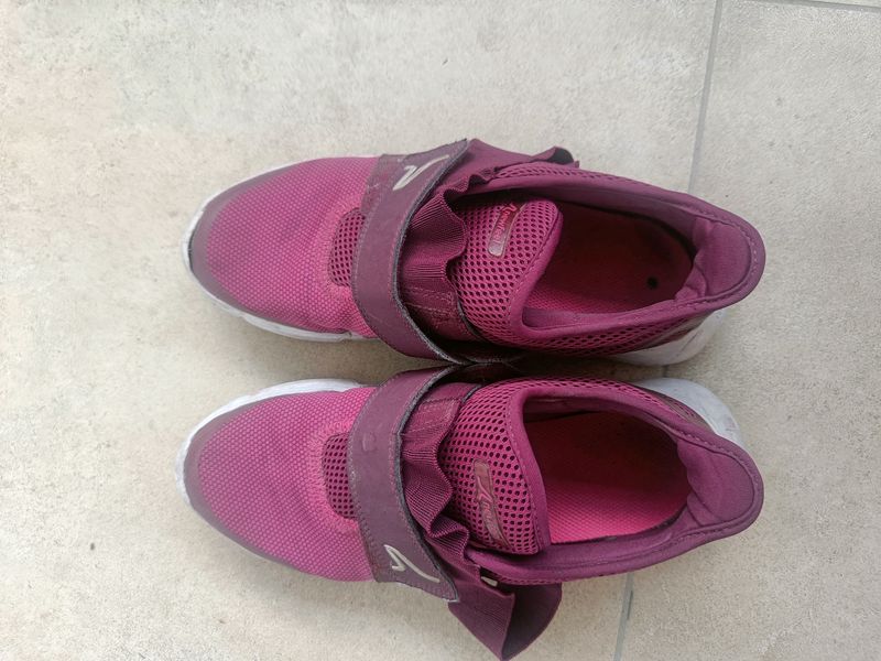 Decathlon Walking Shoes
