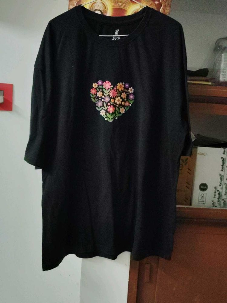 162.Black oversized tshirt