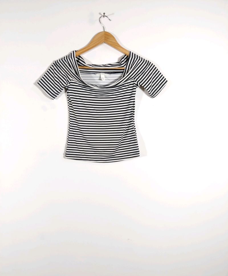 H&amp;M Black &amp; White Strips Top