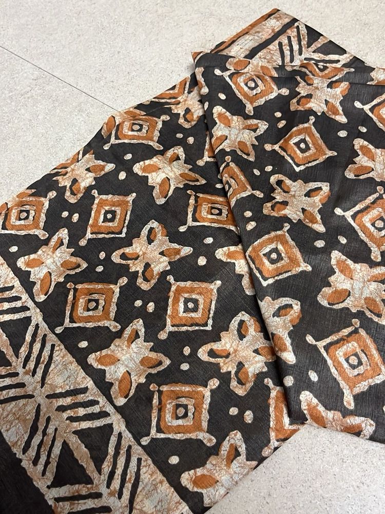Elegant Ethnic Saree with Unique Print