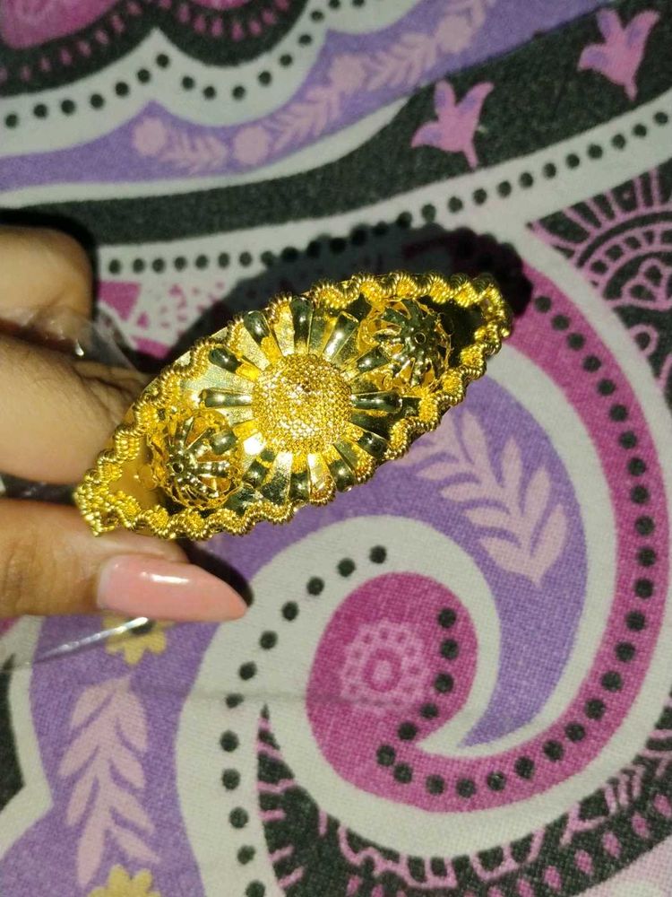 Exquisite Gold Tone Statement Bracelet