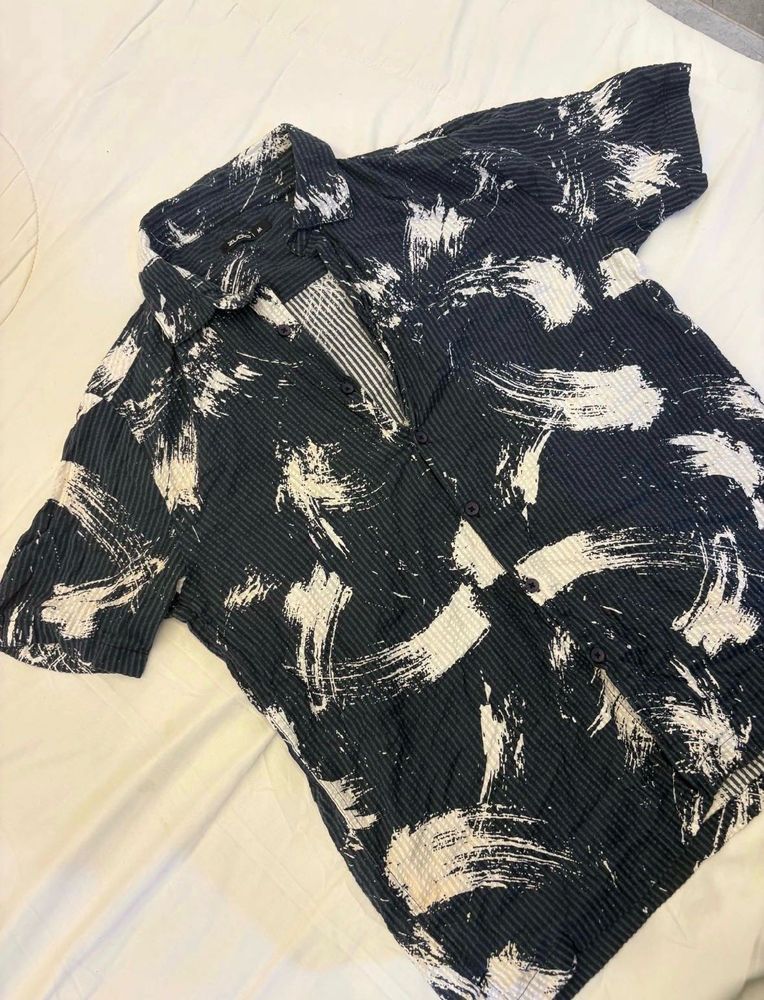 Stylish Black &amp; White Printed Shirt
