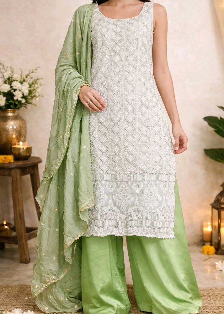 Elegant White Kurta Set with Green Dupatta